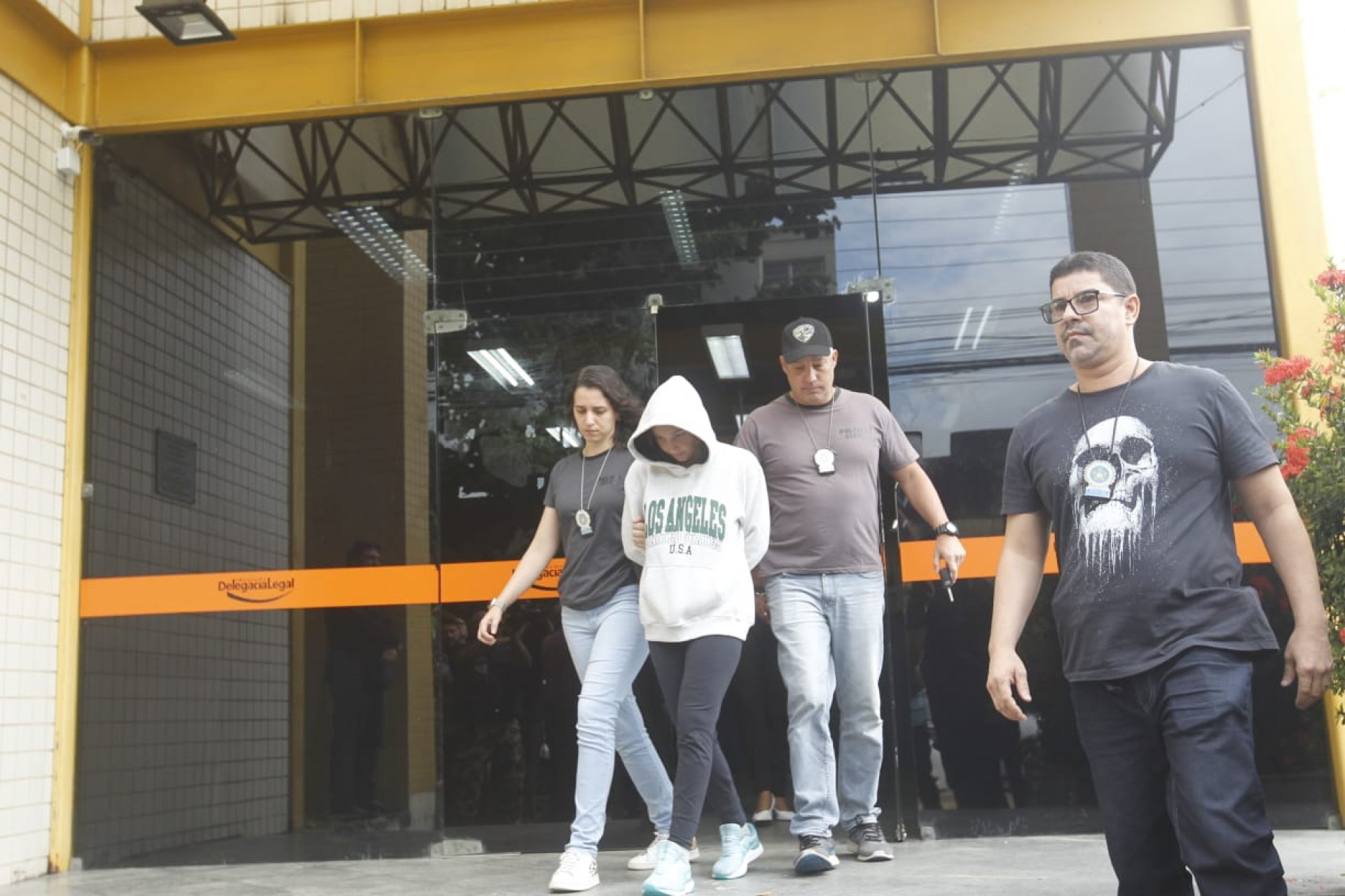 Júlia Pimenta, suspeita de matar o namorado envenenado, foi transferida para o presídio de Benfica na manhã desta quarta-feira (5) - Reginaldo Pimenta/Agência O DIA