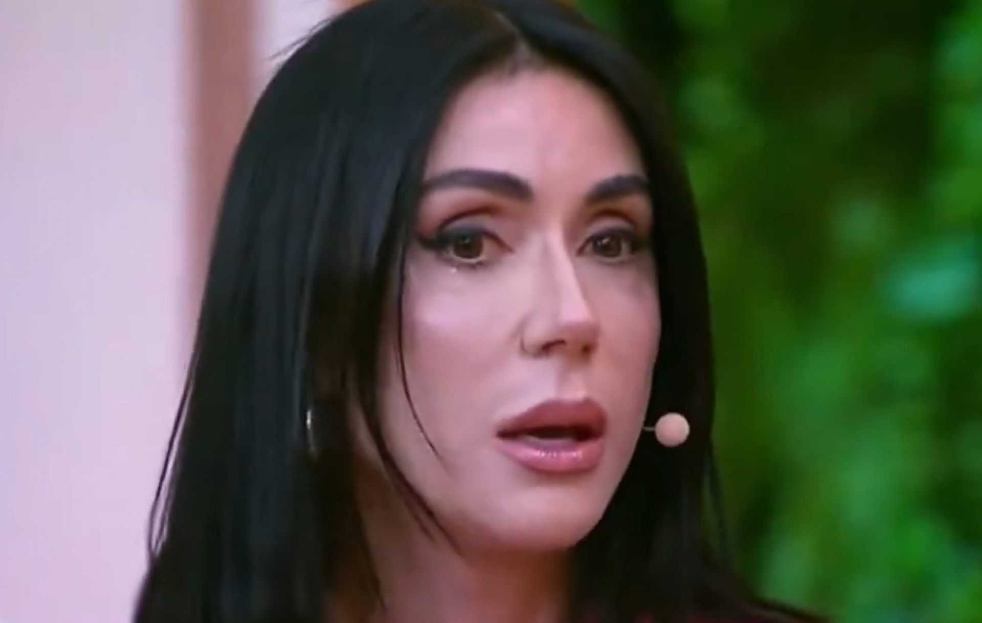 Michelle Barros relata abuso na infância durante o 'Chega Mais' - Reprodução de vídeo / SBT