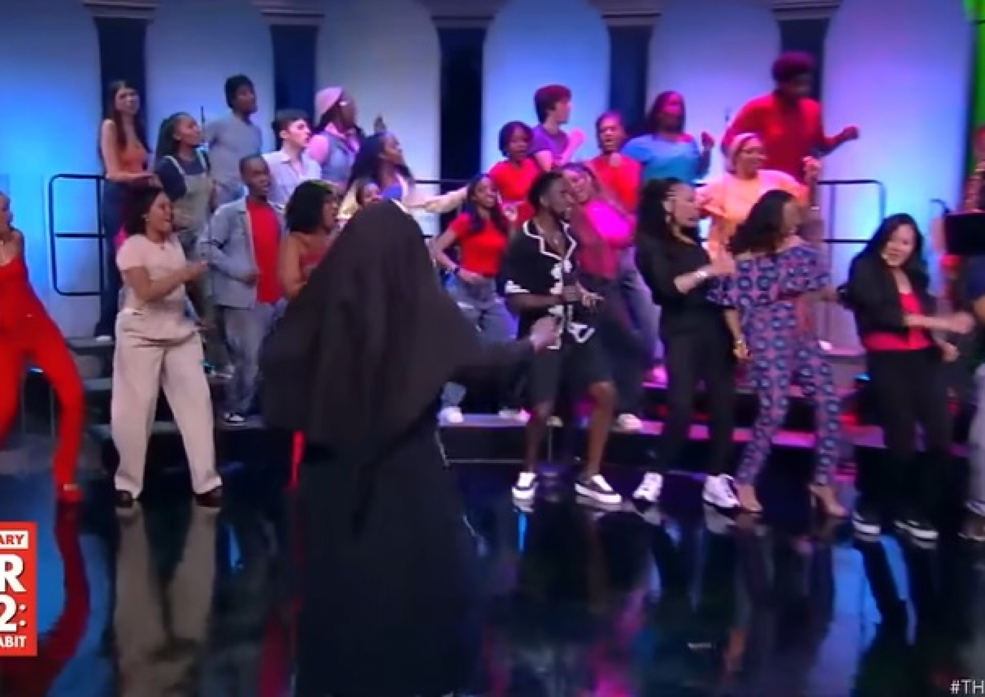 Whoopi Goldeberg recria cena cl&aacute;ssica de 'Mudan&ccedil;a de H&aacute;bito'   - Reprodu&ccedil;&atilde;o de v&iacute;deo