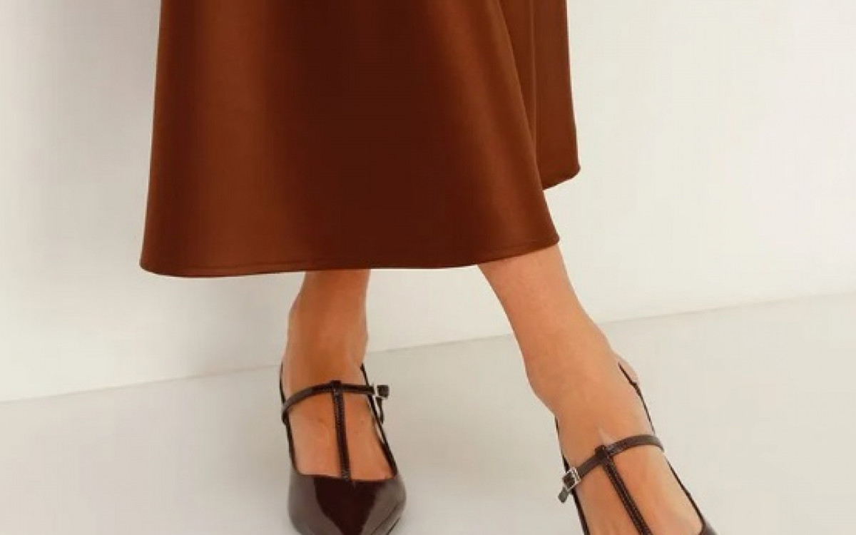 Scarpin bico fino salto baixo oneself marrom na C&A: R$ 159,99 - Reprodução Internet