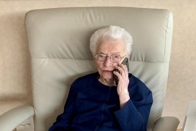 Internada, Luiza Erundina deixa UTI e já está no quarto