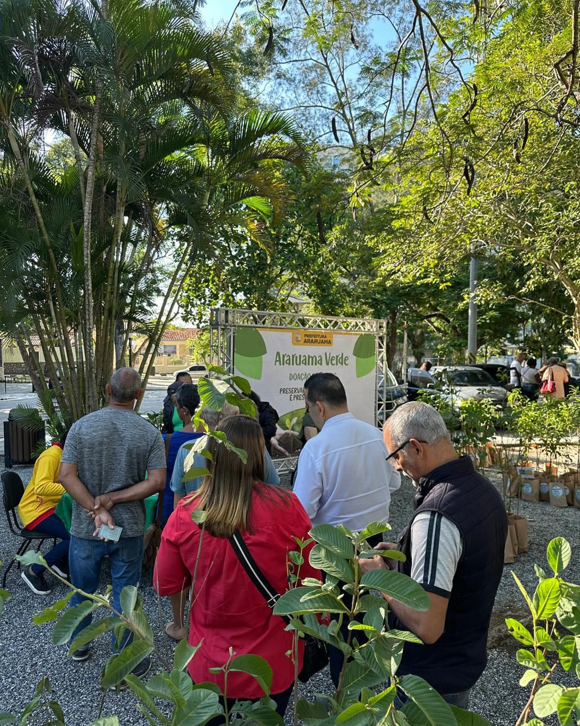 Araruama Verde - distribuição de mudas na Semana do Meio Ambiente