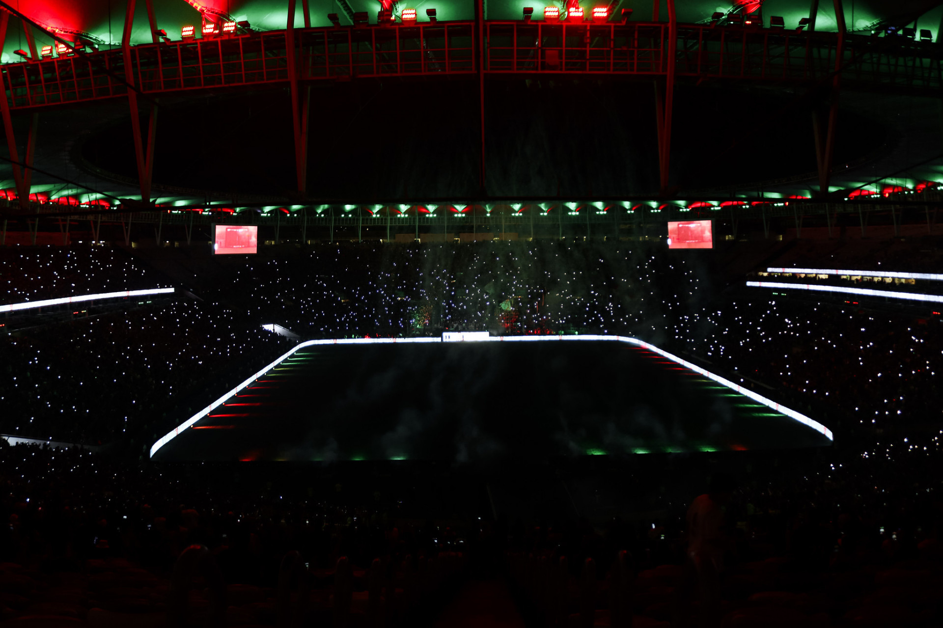 Festa da torcida do Fluminense na apresentação de Thiago Silva - Marina Gracia/Fluminense