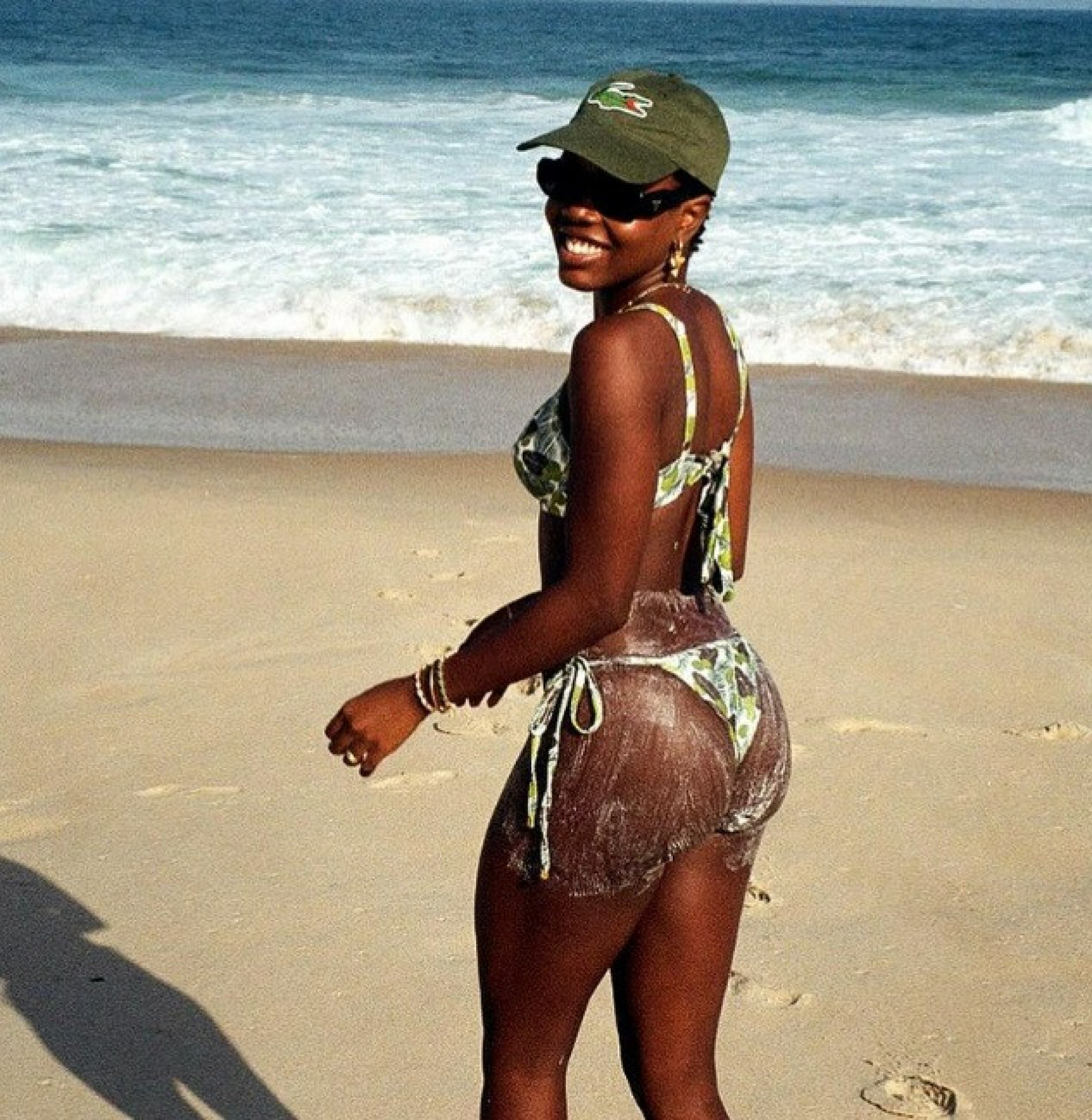 Clara Moneke curte dia de praia - Reprodução do Instagram