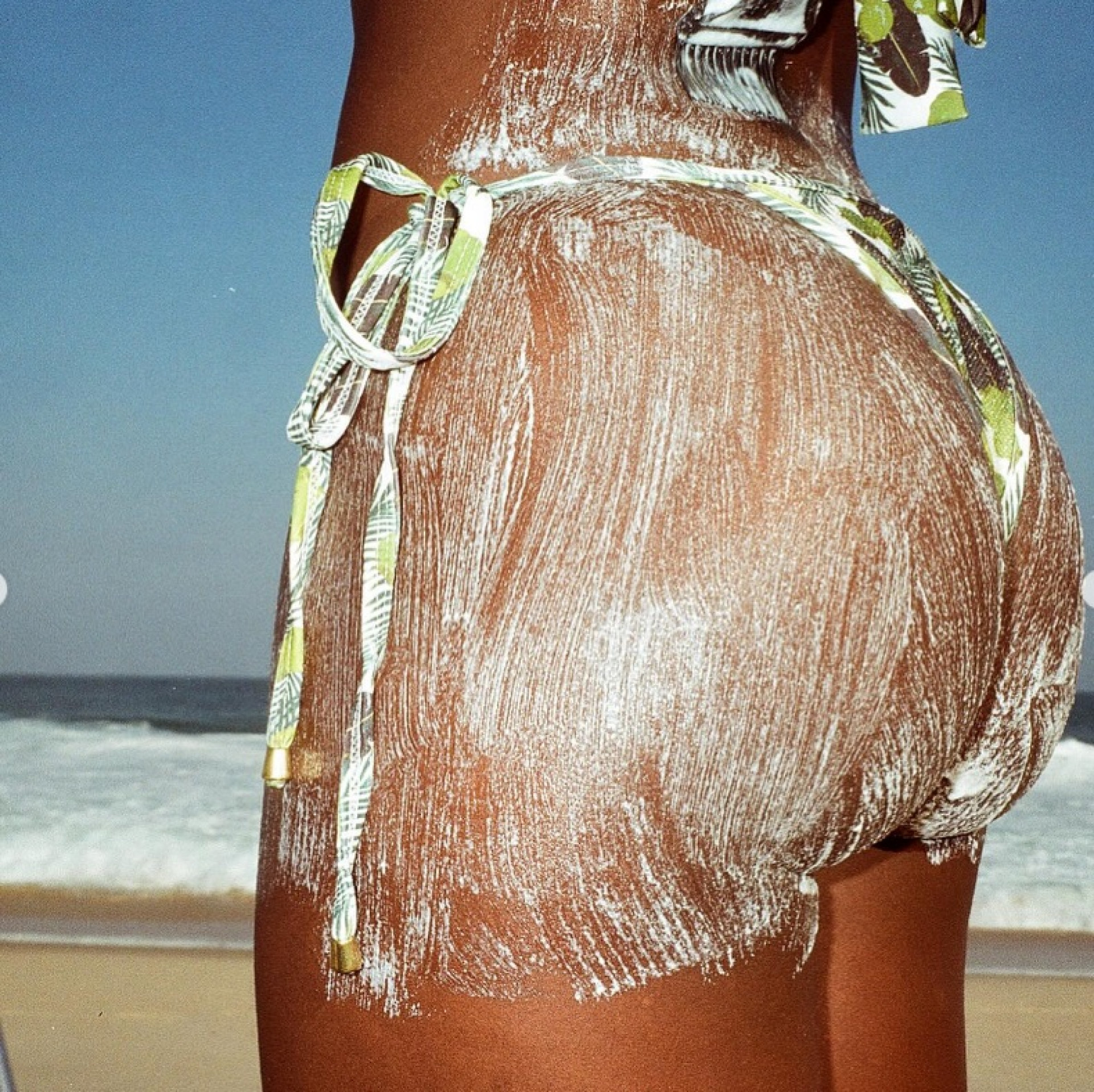 Clara Moneke curte dia de praia - Reprodução do Instagram