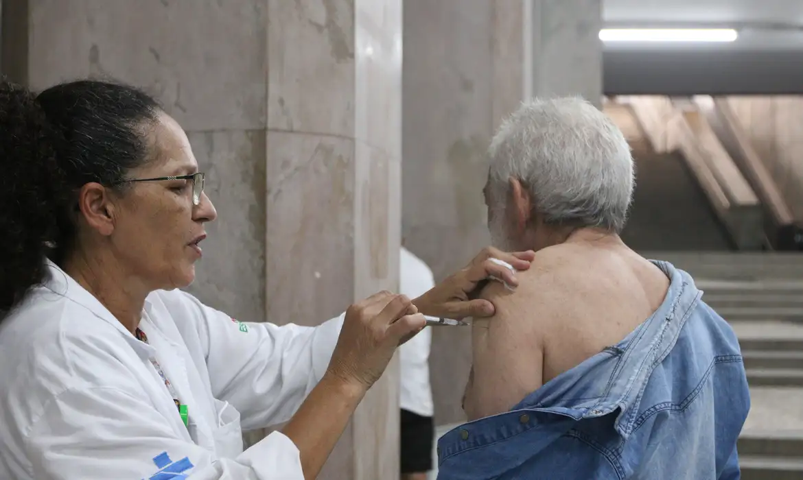 Rio antecipa vacinação contra a variante XBB da covid-19