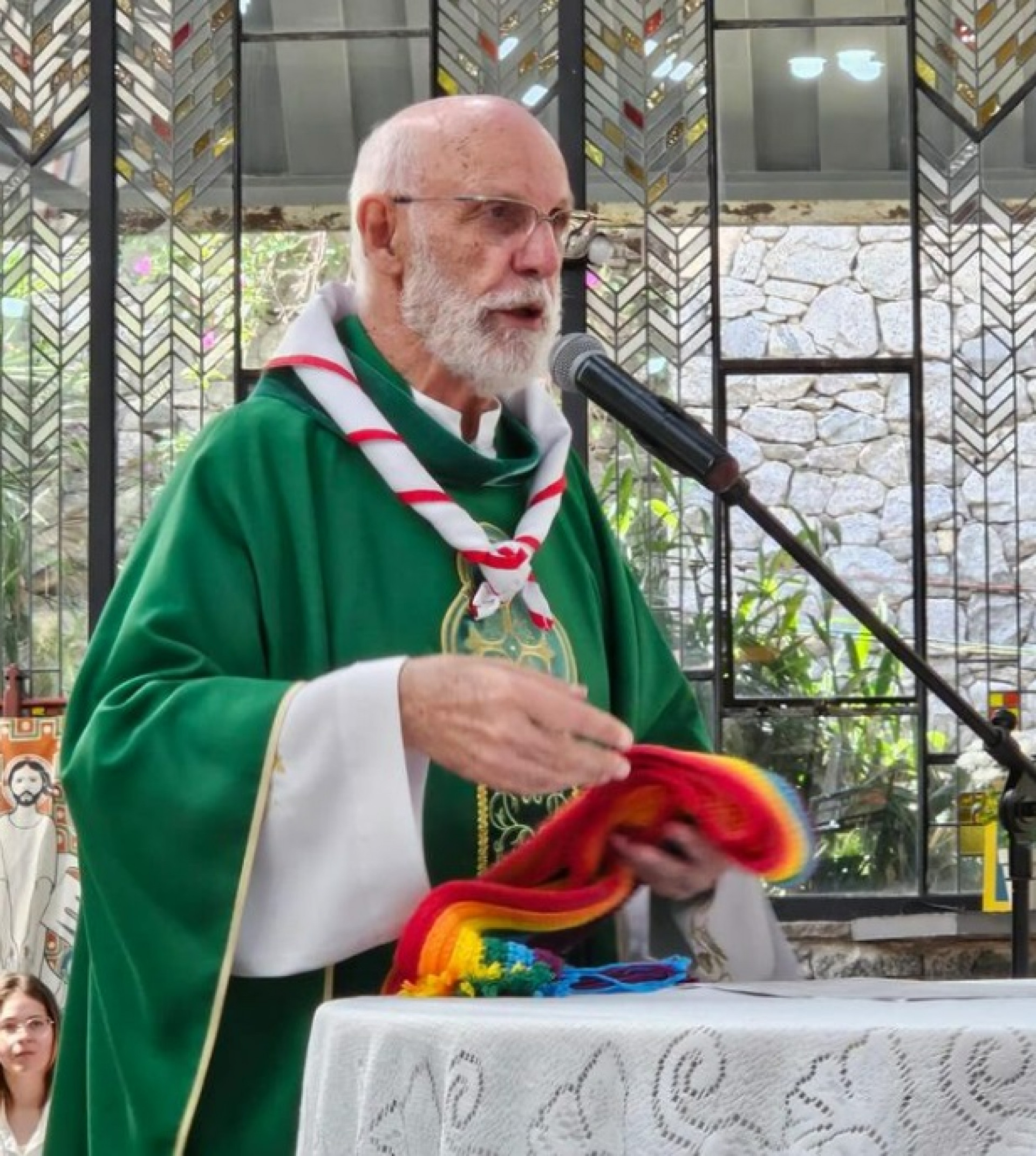Padre Julio Lancellotti é citado em cena de 'Renascer' - Reprodução do Instagram  / TV Globo