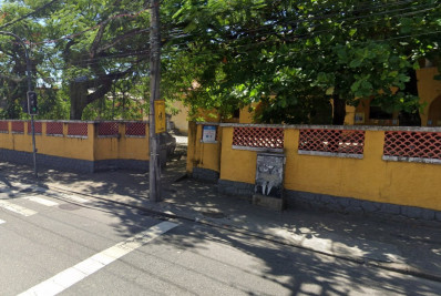 Professora é presa por injúria racial contra menina de 8 anos em escola