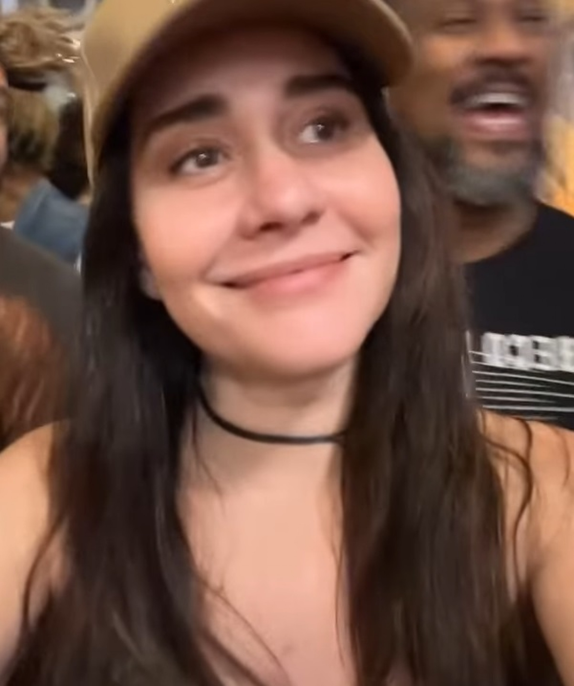 Alessandra Negrini se diverte em roda de samba - Reprodução do Instagram