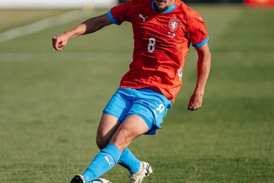 Jogador cai de bicicleta e acaba cortado da Eurocopa 20024