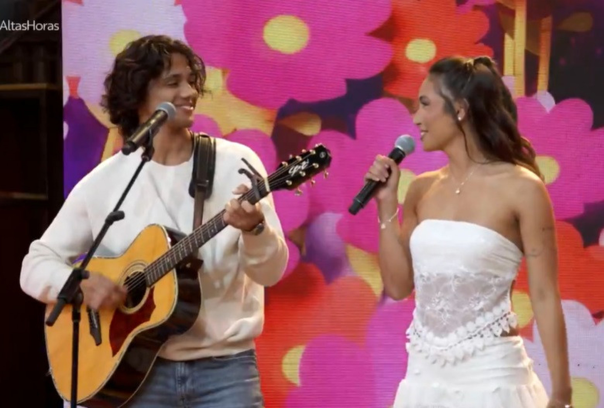 Vanessa Lopes e Lucas Mamede participam do 'Altas Horas' - Reprodução de vídeo