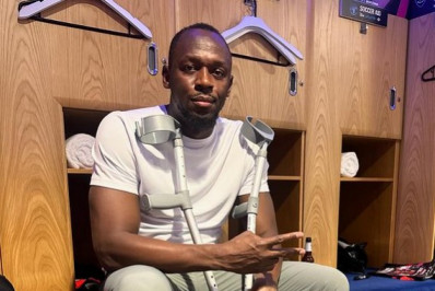 Usain Bolt sofre grave lesão em partida de futebol beneficente