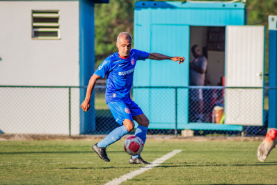Romário participa de jogo-treino com reservas do America