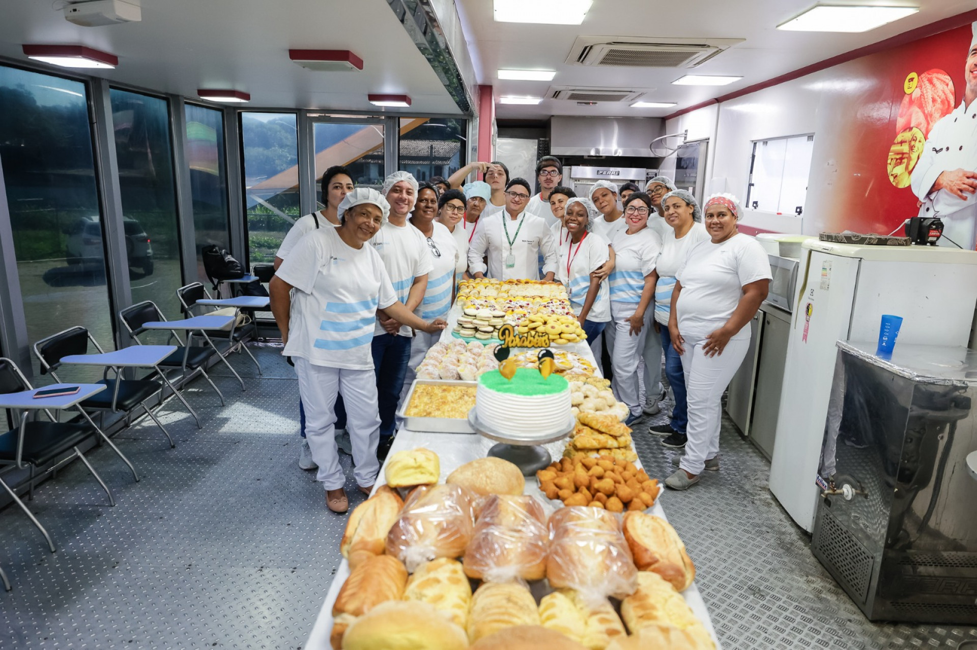 Prefeitura de Saquarema realiza cerimônia de encerramento de cursos profissionalizantes de Confeitaria e Auxiliar de Padaria - Divulgação/Prefeitura de Saquarema