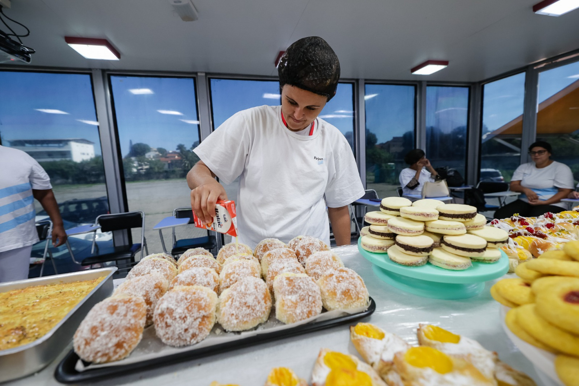 Prefeitura de Saquarema realiza cerimônia de encerramento de cursos profissionalizantes de Confeitaria e Auxiliar de Padaria - Divulgação/Prefeitura de Saquarema