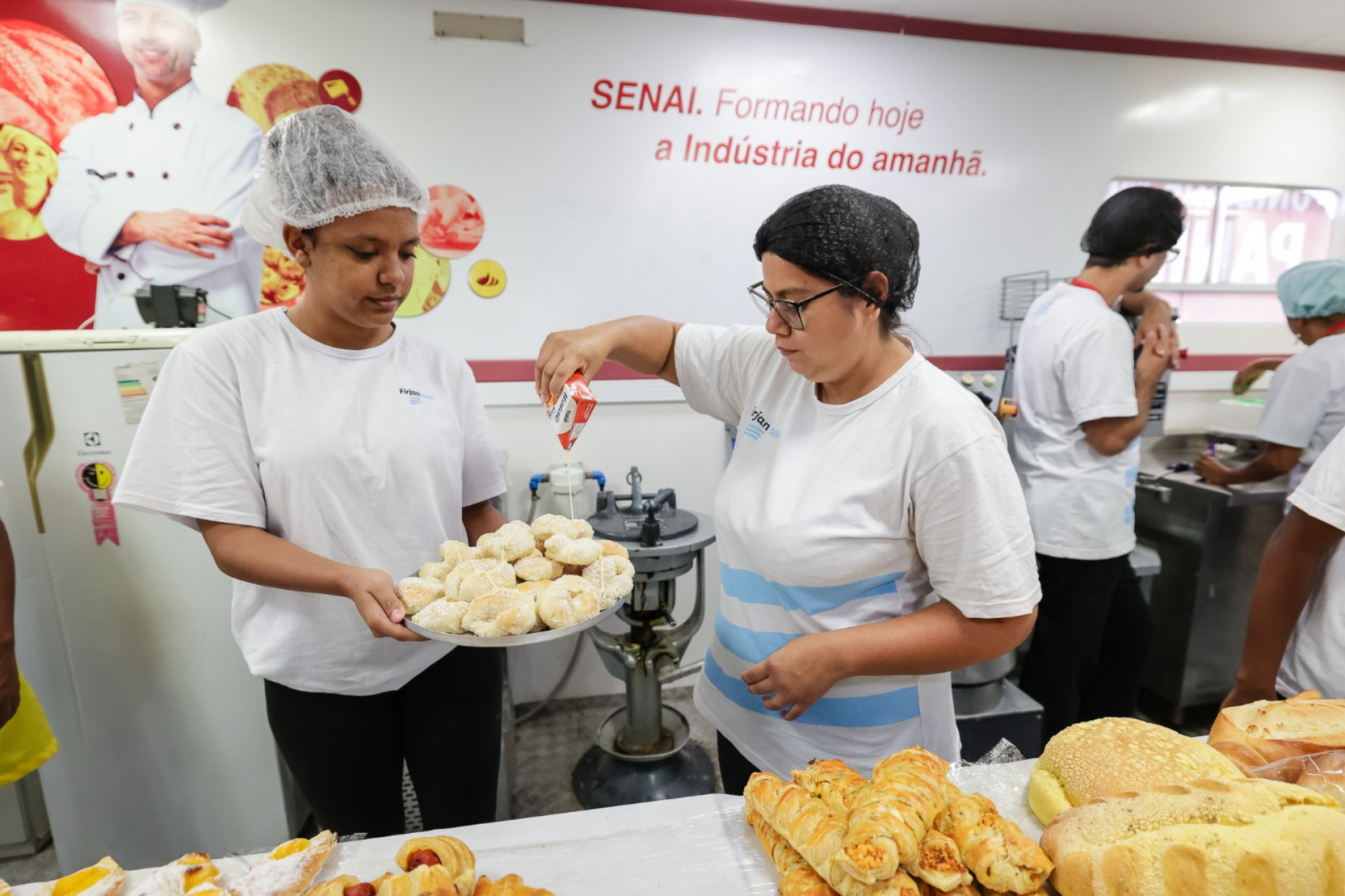 Prefeitura de Saquarema realiza cerimônia de encerramento de cursos profissionalizantes de Confeitaria e Auxiliar de Padaria - Divulgação/Prefeitura de Saquarema