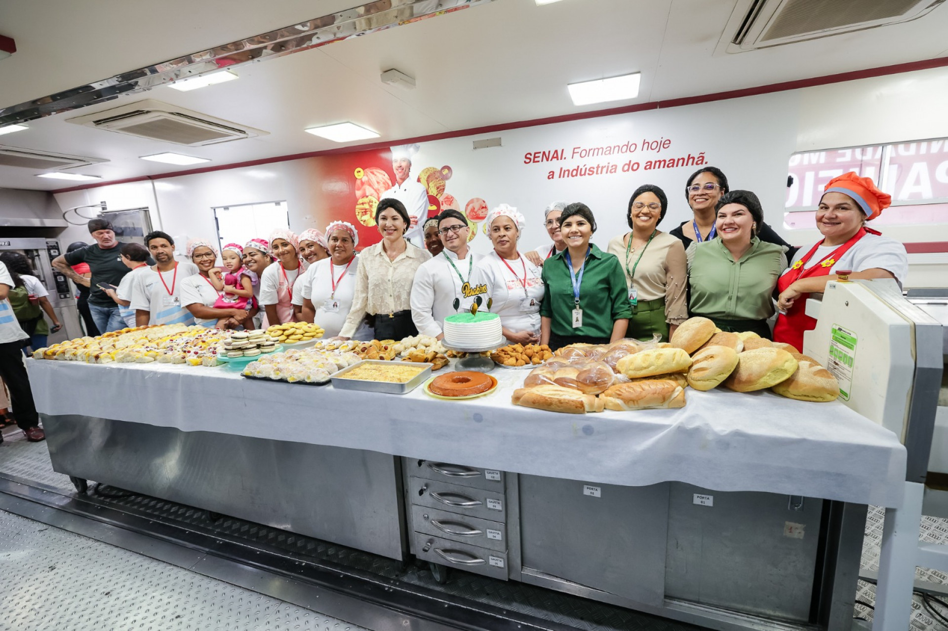 Prefeitura de Saquarema realiza cerimônia de encerramento de cursos profissionalizantes de Confeitaria e Auxiliar de Padaria - Divulgação/Prefeitura de Saquarema