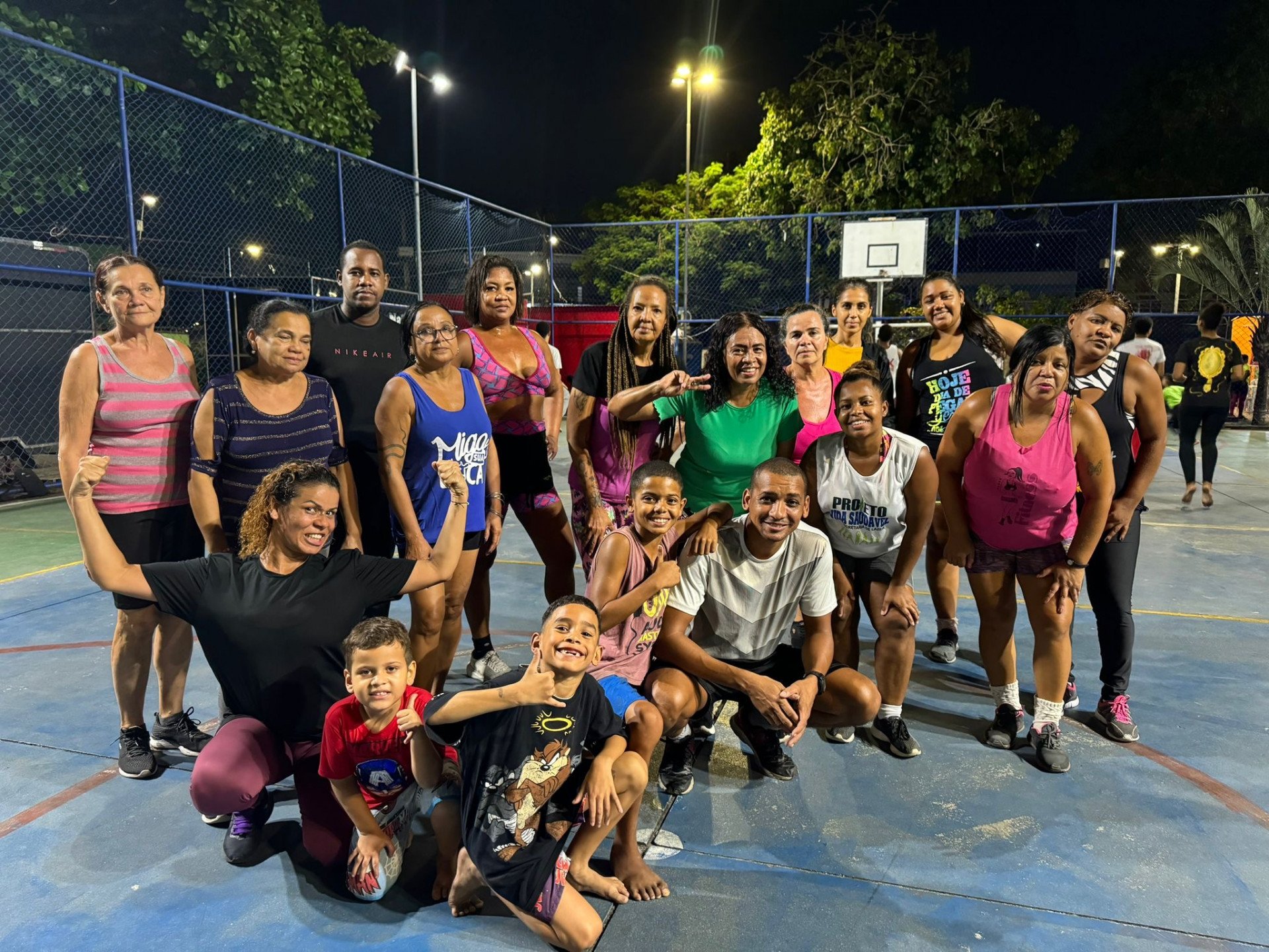O Projeto Vida Saudável oferece aulas de exercícios físicos ao ar livre na Praça Carioca - Divulgação