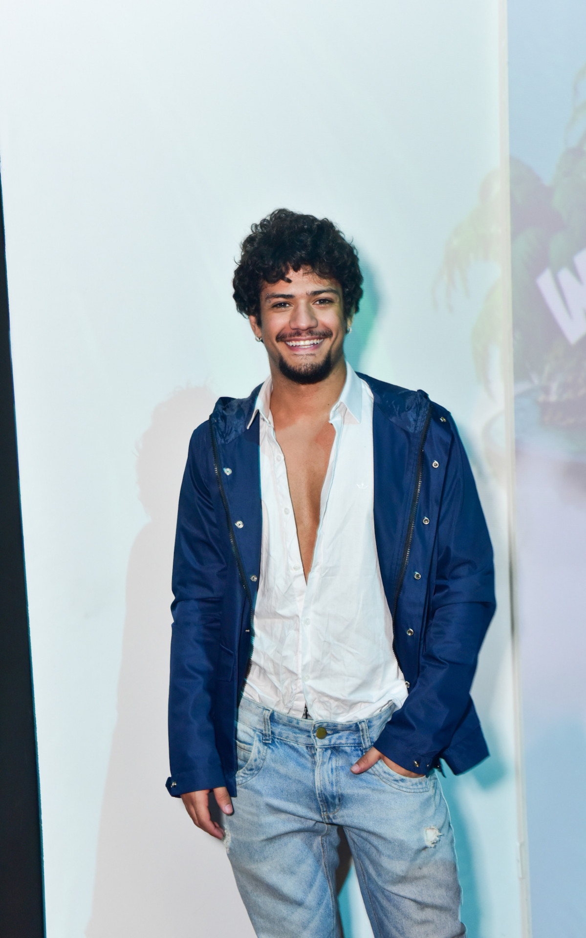 Gabriel Santana na exposição imersiva de Gabi Lopes em São Paulo
