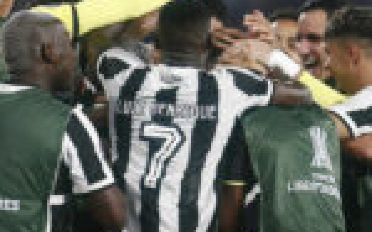 Botafogo aposta no bom momento e no retrospecto recente para vencer Fluminense
