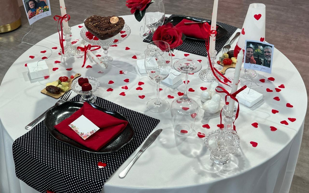 Aprenda a preparar uma mesa apaixonante para o dia dos namorados
