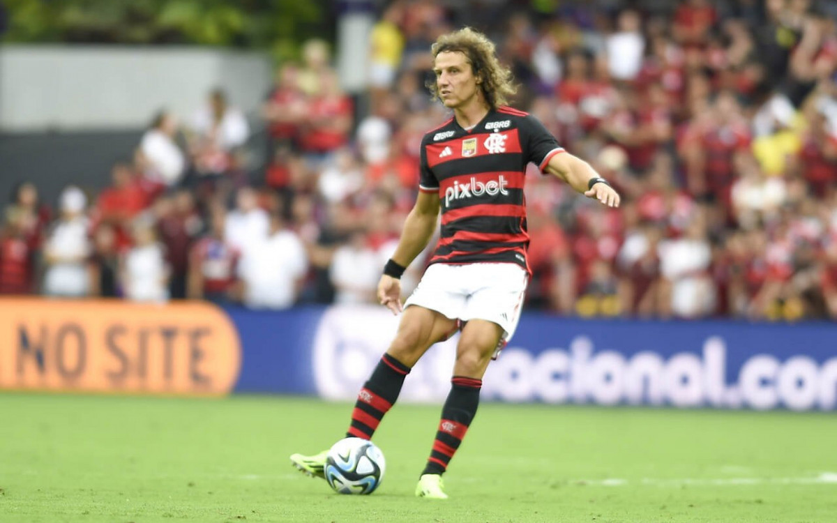 David Luiz brinca sobre ausência de gol de falta pelo Flamengo: &#8216;Desculpa, Nação&#8217;