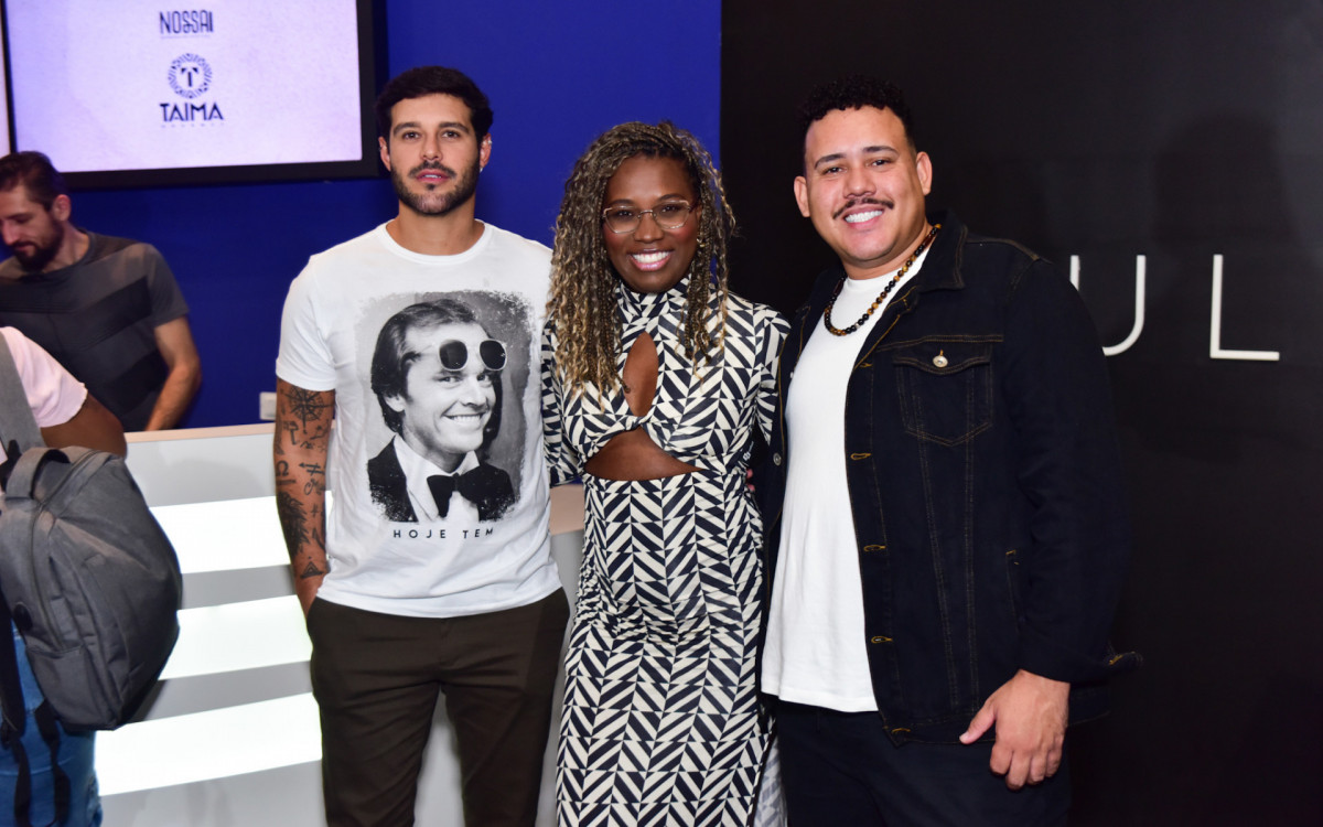 Rodrigo Mussi, Leidy Elin e Lucas Buda na exposição imersiva de Gabi Lopes em São Paulo