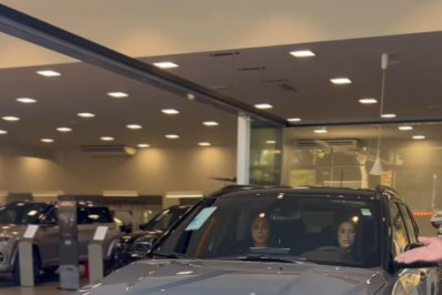 Irmã de Deolane Bezerra paga Jeep de R$ 240 mil a vista para assessora