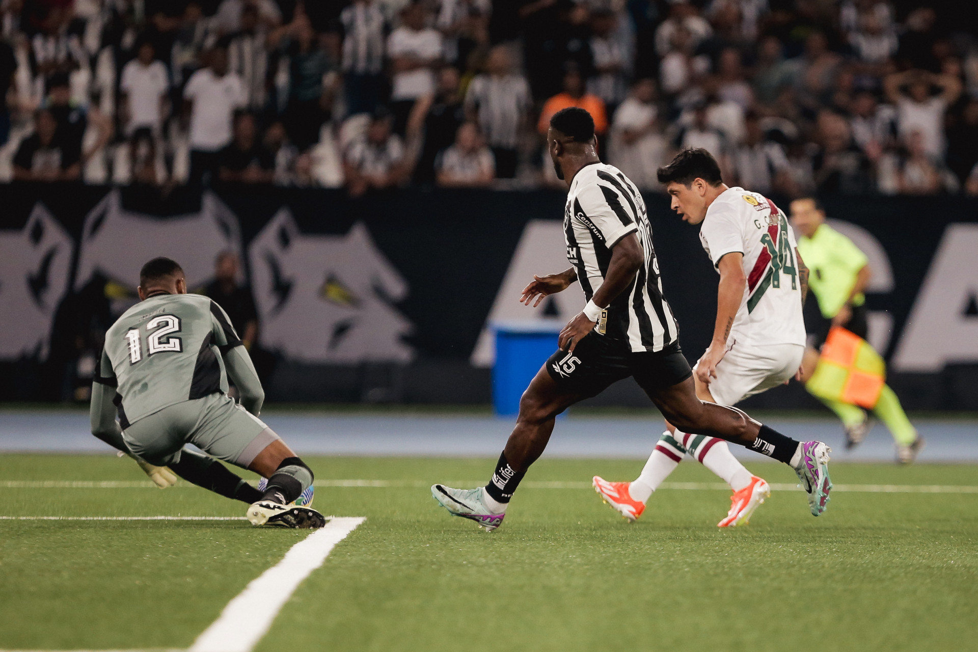 Botafogo e Fluminense se enfrentaram no Nilton Santos - Lucas Mercon / Fluminense 