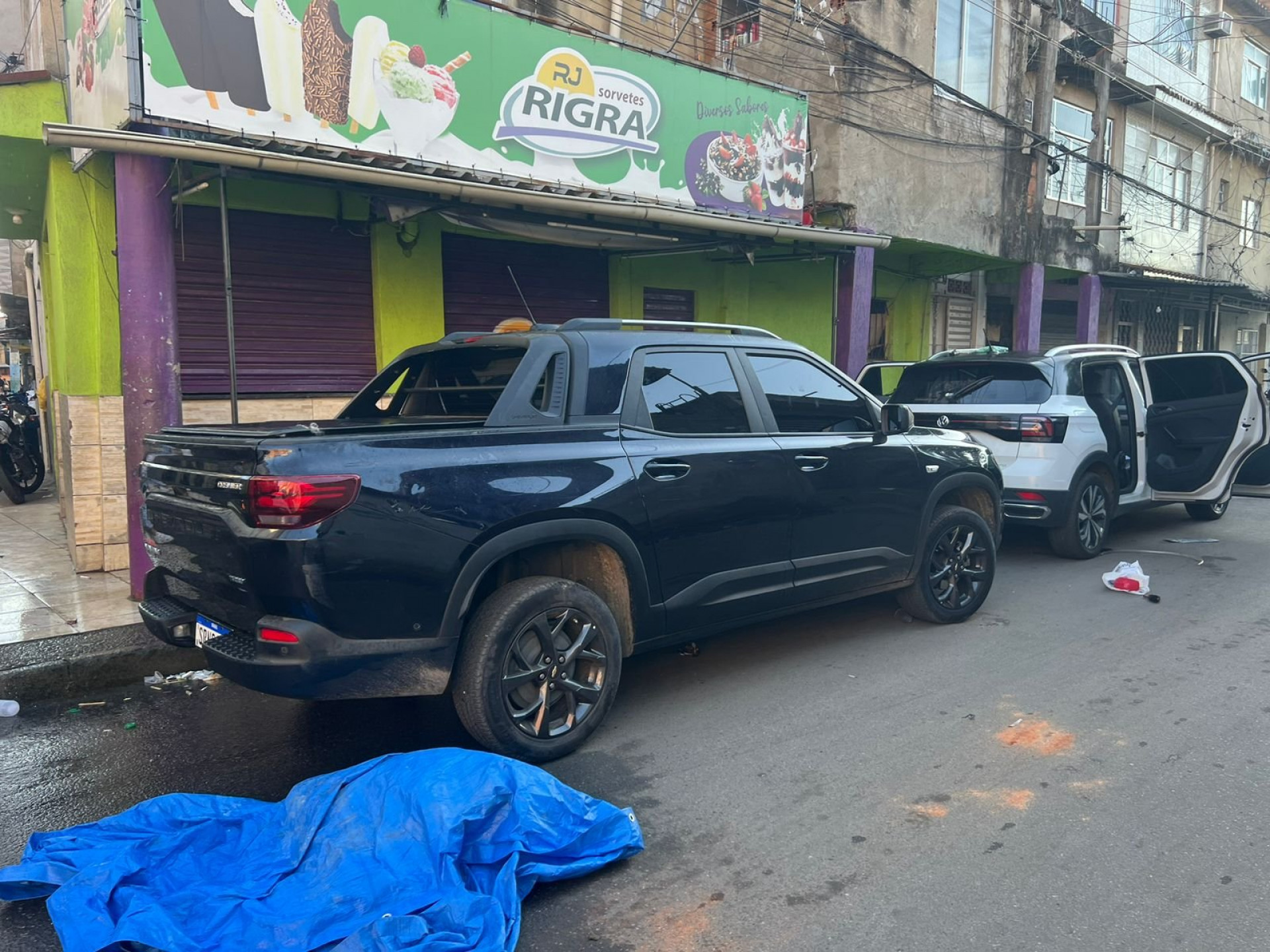 Veículos roubados estão sendo recuperados no Complexo da Maré - Divulgação