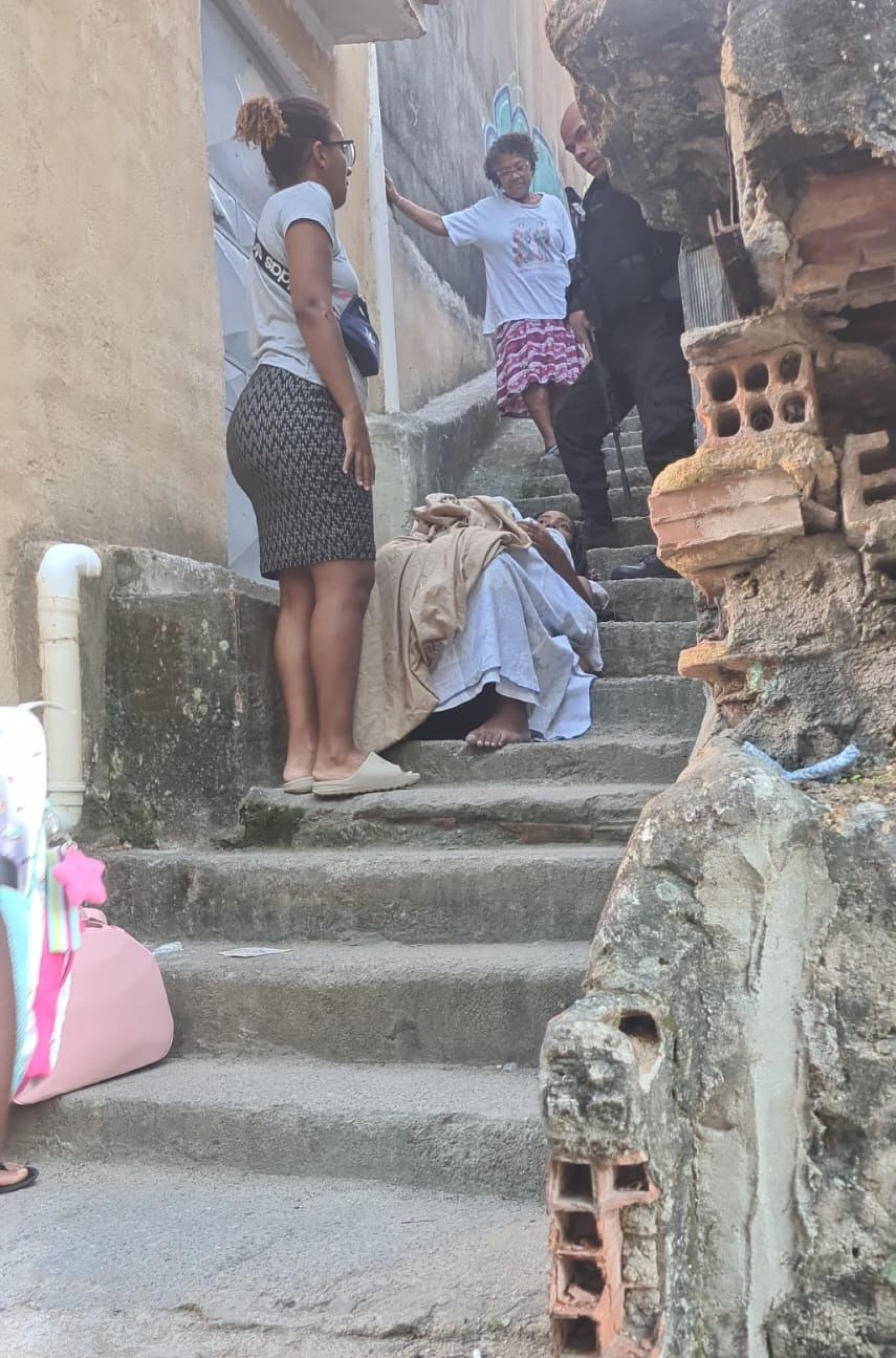 Os militares auxiliaram o nascimento da menina em Niterói