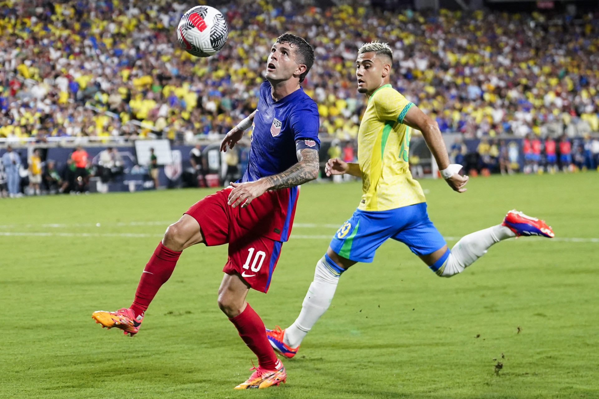 Marca&ccedil;&atilde;o de Andreas Pereira em cima de Pulisic - Rich Storry/Getty Images/AFP
