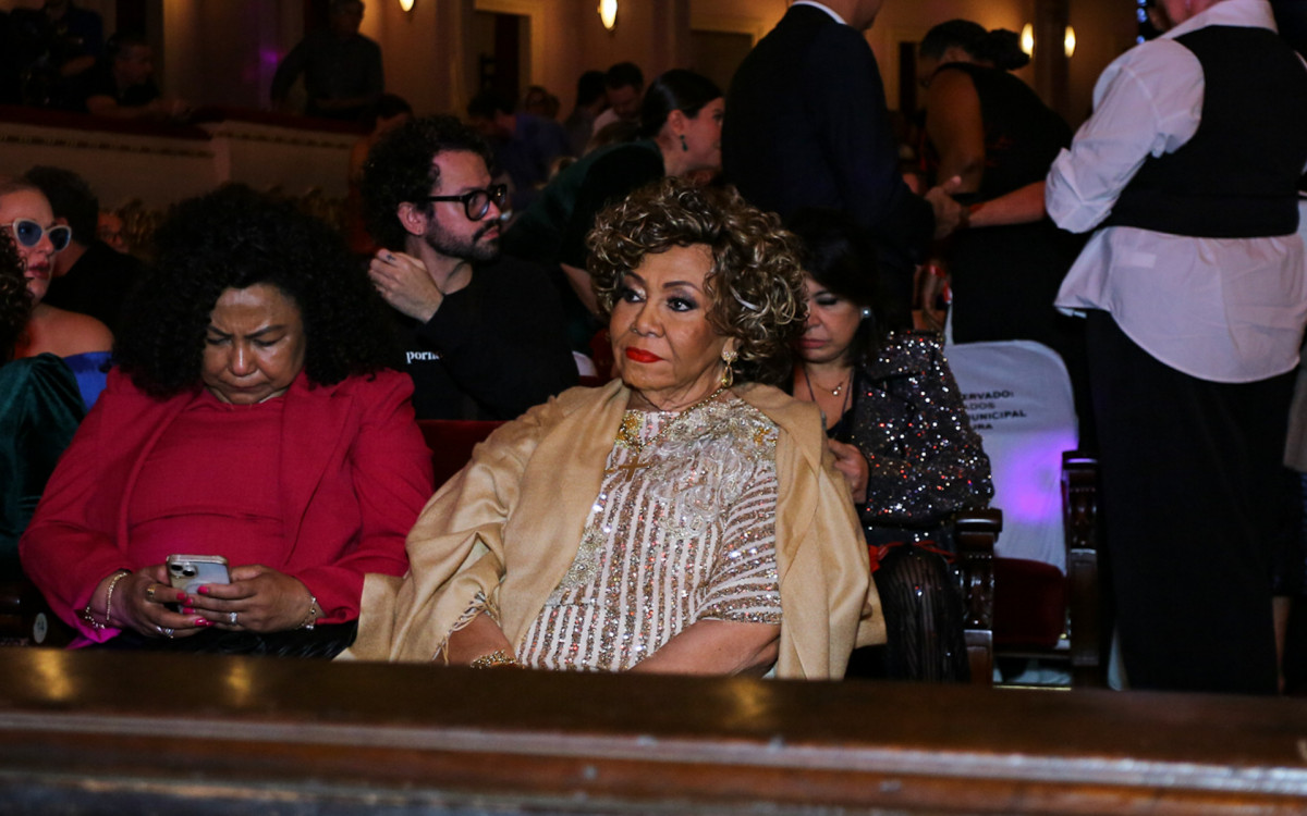 Alcione prestigia Prêmio da Música Brasileira