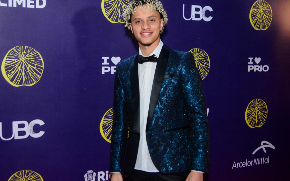 Gabriel do Borel prestigia Prêmio da Música Brasileira