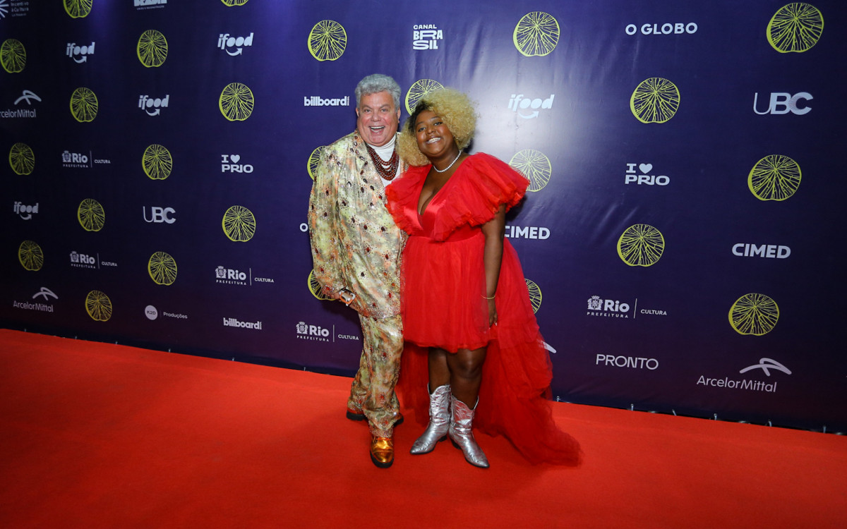 Milton Cunha e Dandara Pagu prestigiam Prêmio da Música Brasileira