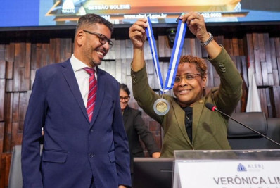 Secretário Bira Marques é homenageado com a Medalha Tiradentes