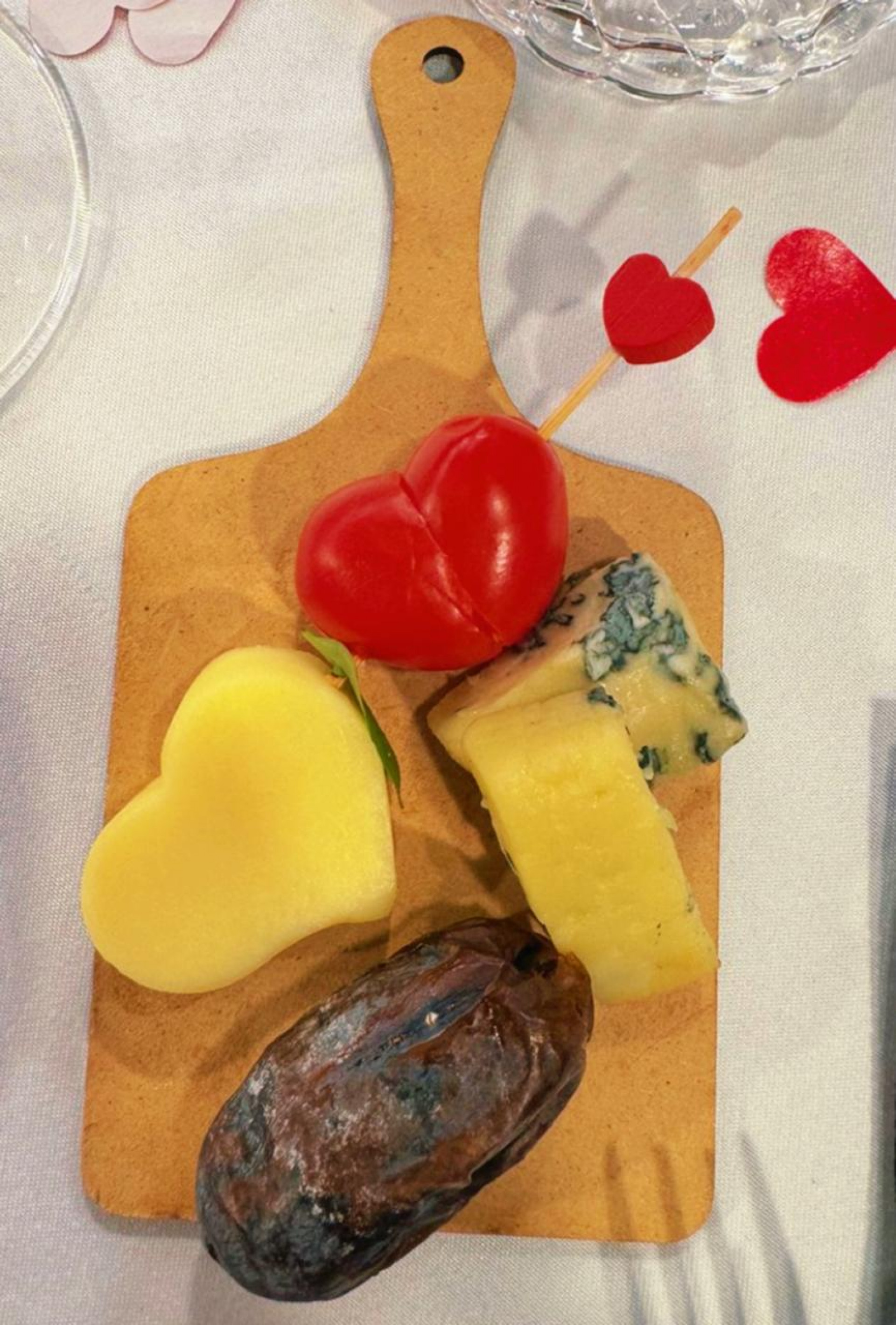 Você encontra essa mini tábua de frios em qualquer loja de decoração para festas