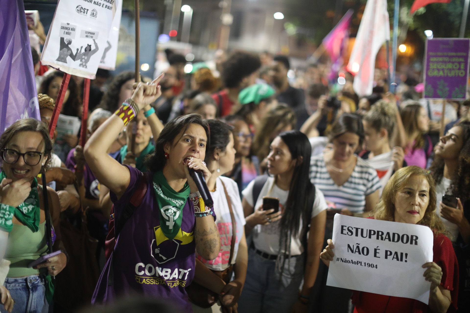 Manifestação na Cinelândia contra PL do aborto, nesta quinta-feira (13) - Pedro Teixeira/Agência O Dia