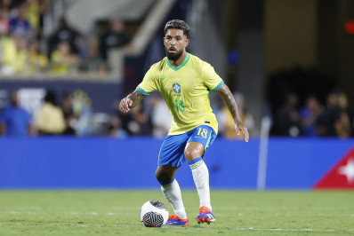 Vasco receberá quantia milionária pela transferência de Douglas Luiz à Juventus