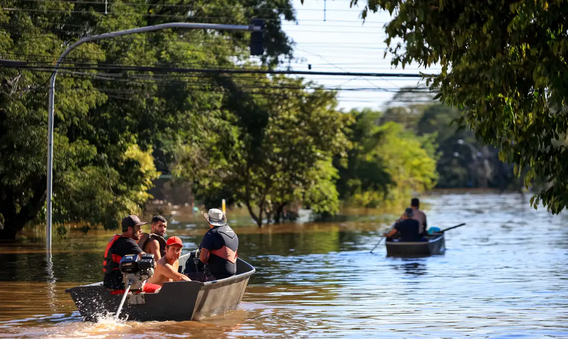 RS: com chuvas previstas para domingo, população de Canoas fica em alerta 