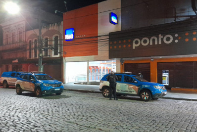 Criminosos invadem loja no centro de Nova Friburgo