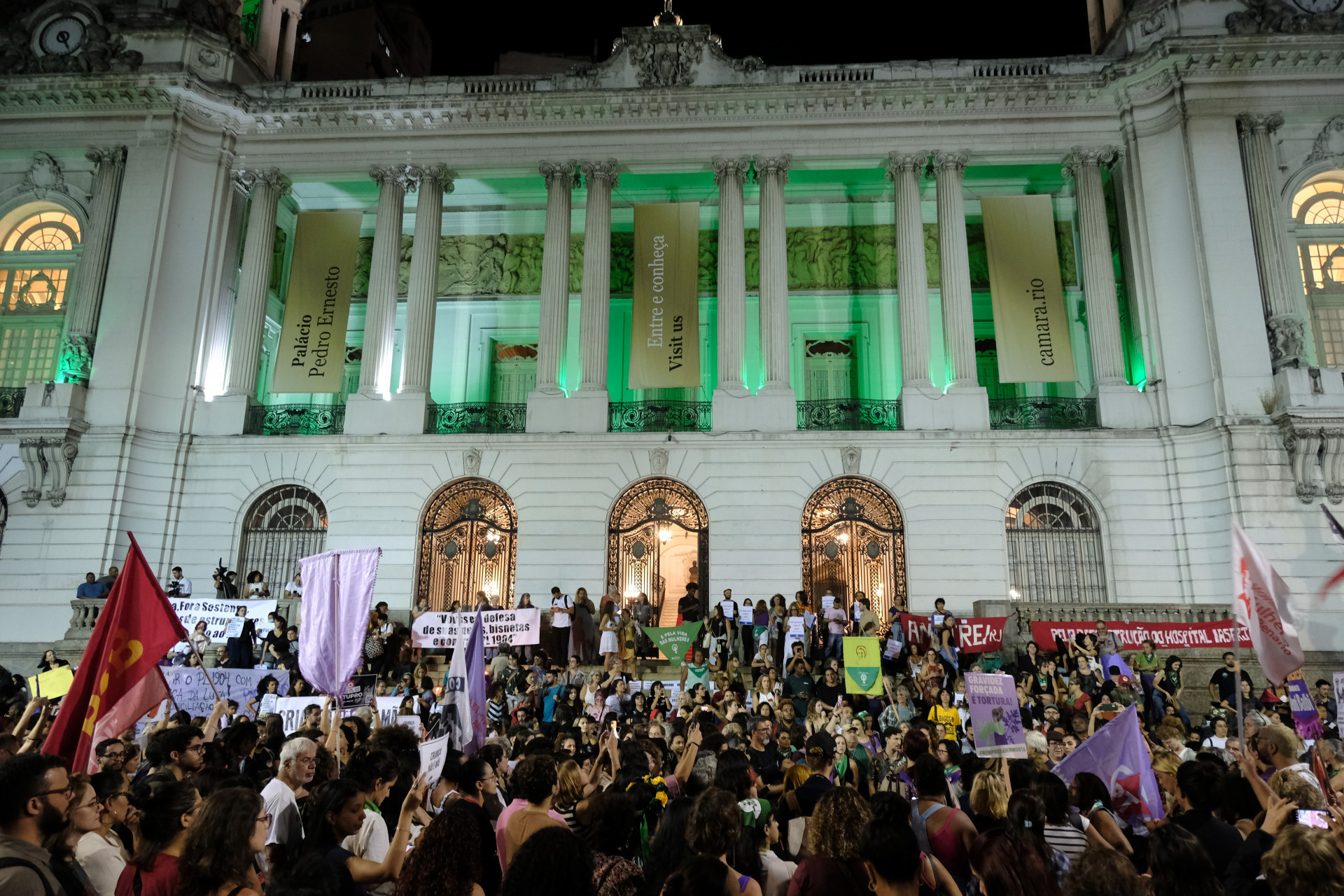 Manifestação na Cinelândia contra PL do aborto, nesta quinta-feira (13) - Pedro Teixeira/Agência O Dia