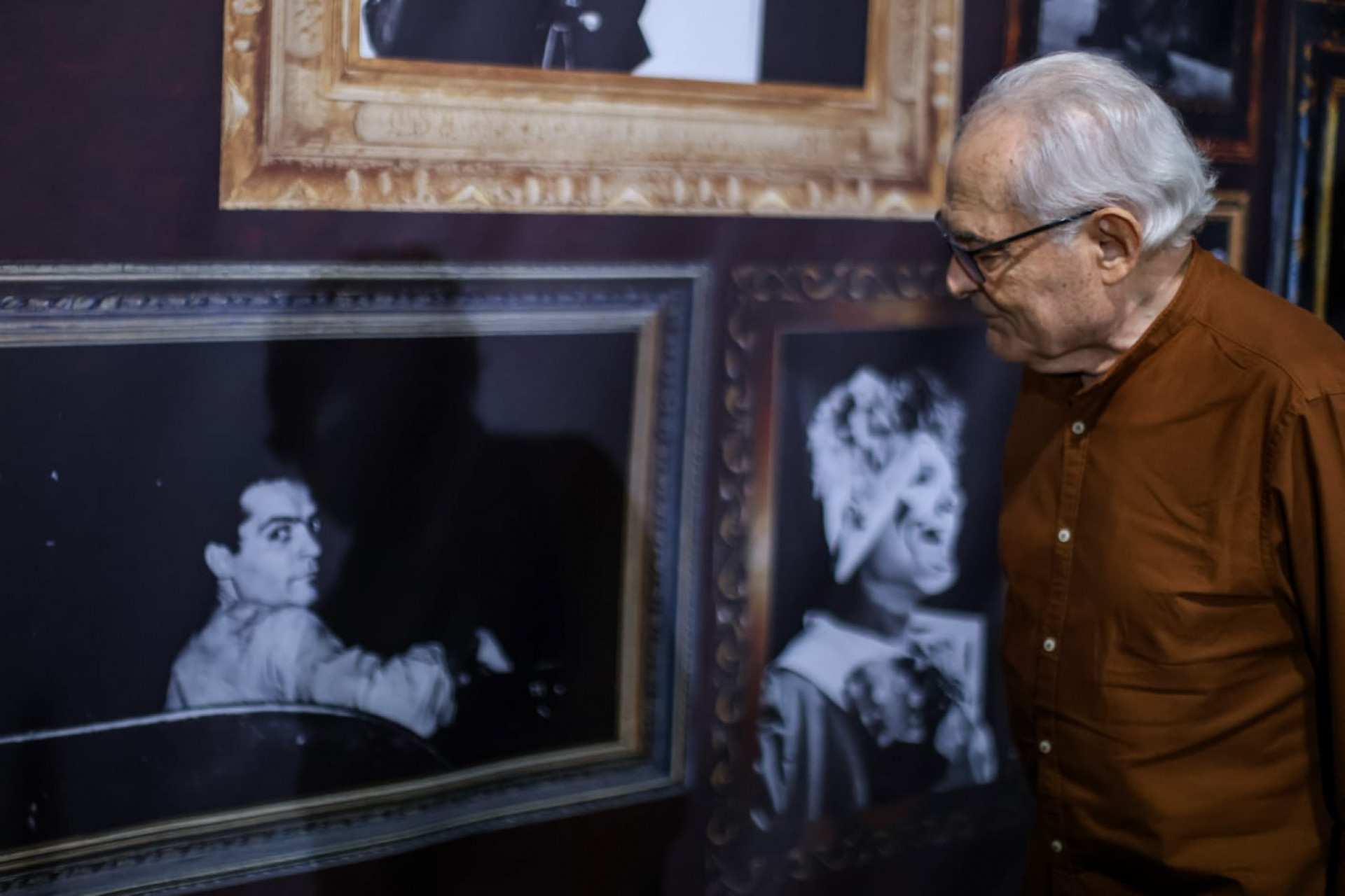 Othon Bastos no palco do monólogo 'Não me entrego, não' - Renan Areias / Agência O Dia