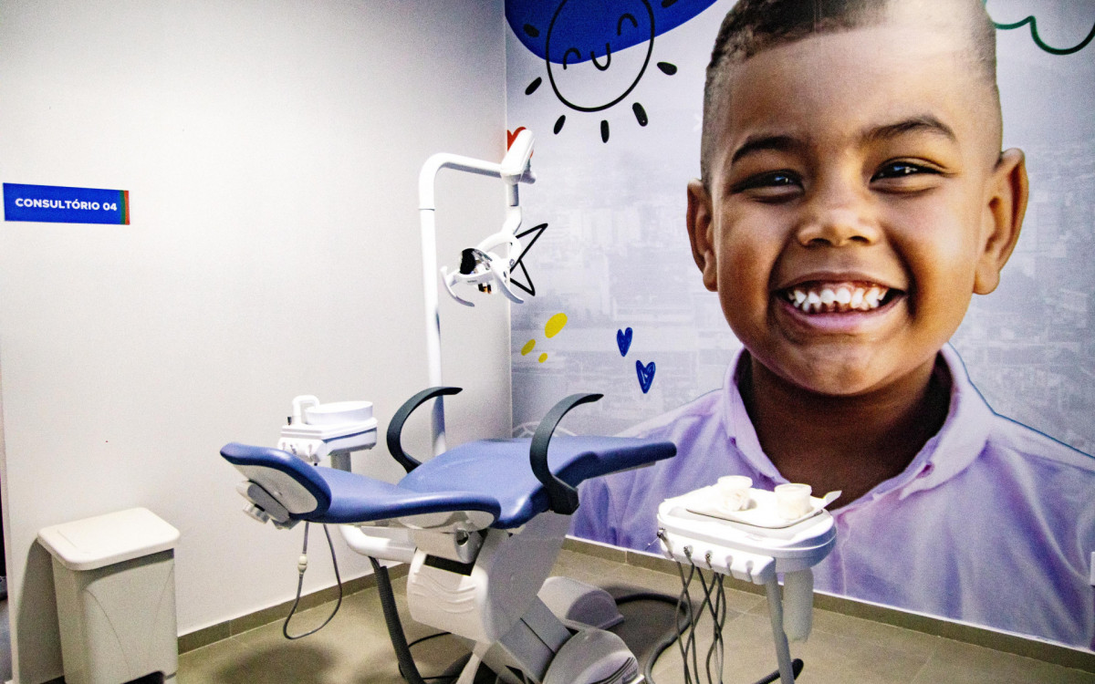 O novo CEO conta com as especialidades: periodontia, endodontia, prótese, buco-maxilo, implante, ortodontia e atendimento a pessoas com necessidades especiais