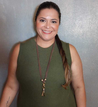 Carol Lucena, coordenadora de L&iacute;ngua Portuguesa, Literatura e Reda&ccedil;&atilde;o do Elite Rede de Ensino - ASCOM