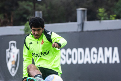 Rojas desfalcará o Vasco contra o Cruzeiro devido a protocolo de concussão da CBF