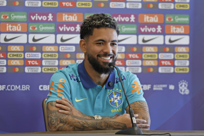 Douglas Luiz demonstra ansiedade pela Copa América e pede melhoras defensivas na Seleção