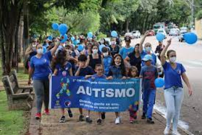 Prefeitura participa de Caminhada em prol do Autismo