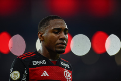 Empresários de Lorran vetam empréstimo em cima da hora e irritam o Flamengo