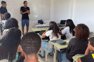 De olho no Enem: Queimados ganha pré-vestibular social